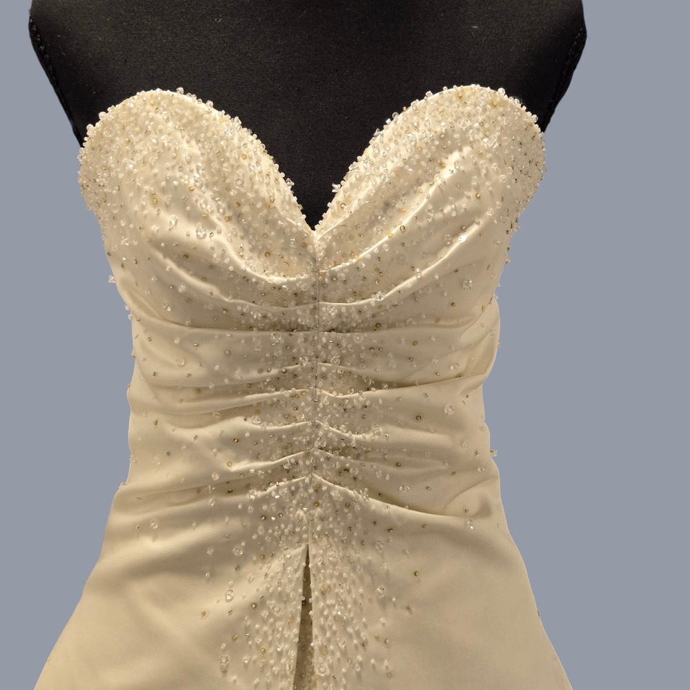 Demetrios Ivory Satin Beaded Sweetheart Corset Back Wedding Dress Gown Size 6